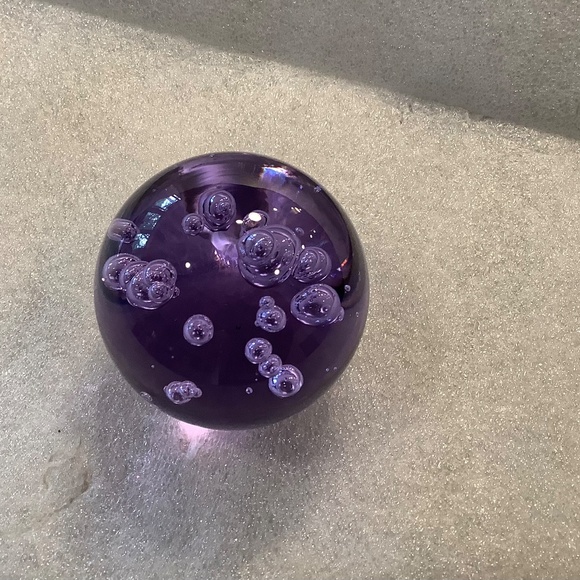 Purple Amethyst Paper Weight Art Glass With Bubbles - Made In Sweden 3 Inch - Picture 5 of 7